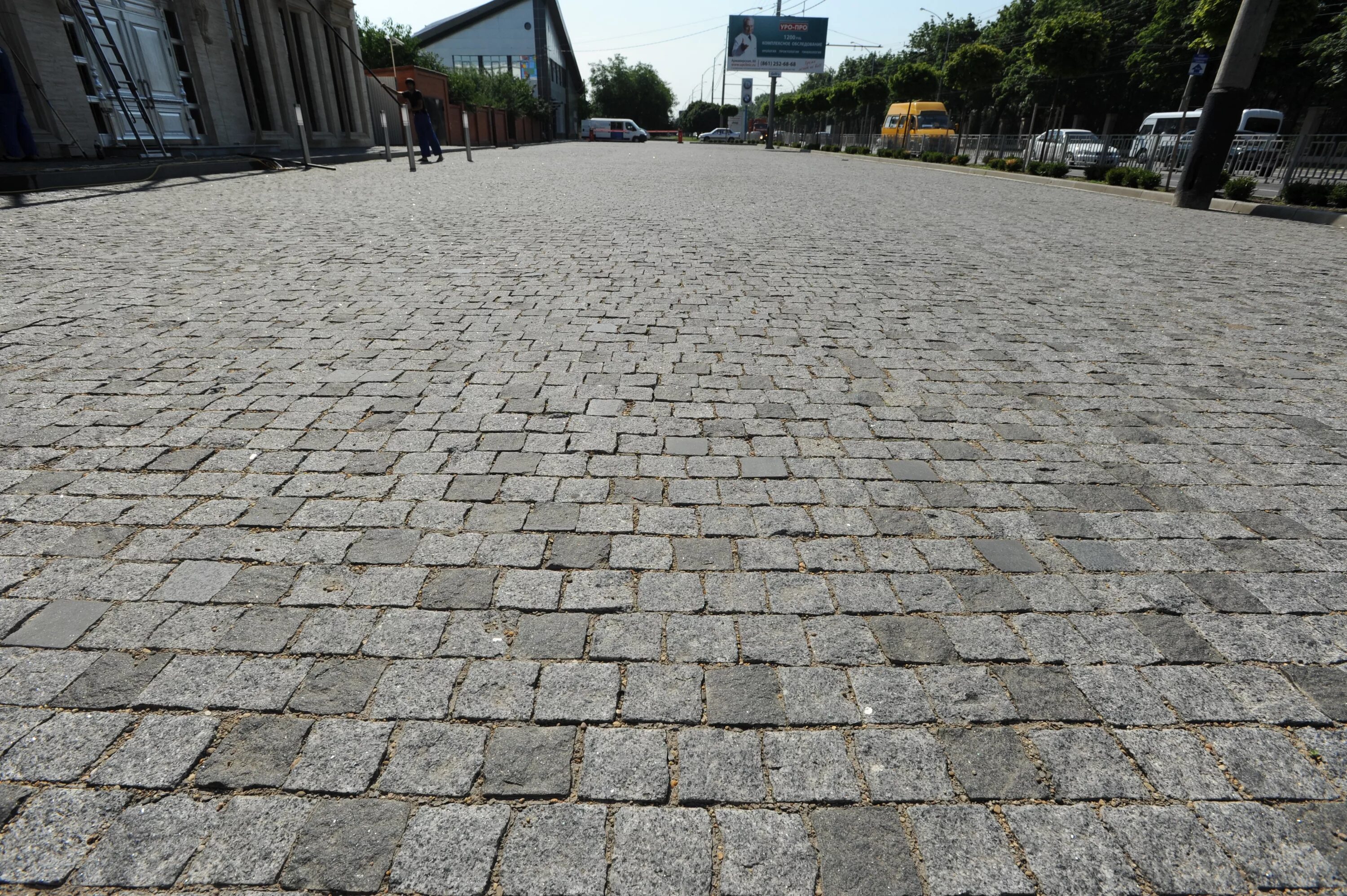 брусчатка эклипс ландшафт. габбро мощение. брусчатка эклипс ландшафт. мощение гранитной брусчаткой. булыжная мощеная дорога.