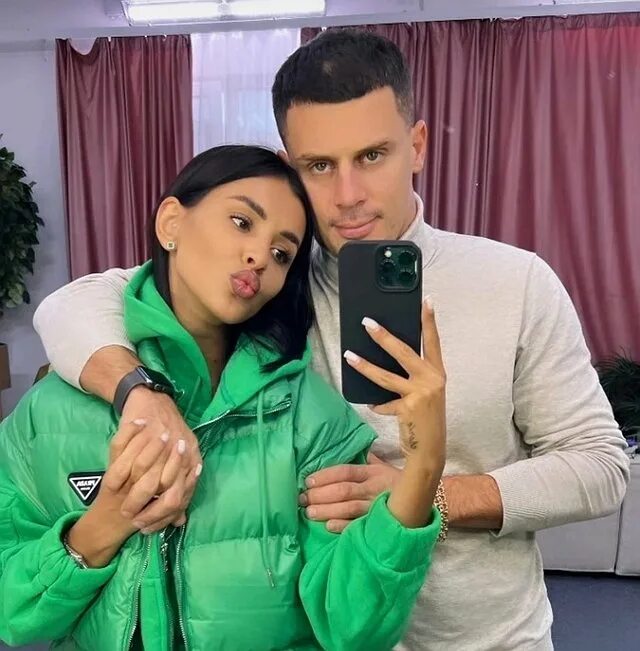 Бывшие барзикова. Иван барзиков жена. Дом 2 новости барзиков бухинбалтэ. Дом 2 новости барзиков бухинбалтэ. Иван барзиков и кристина бухынбалтэ.