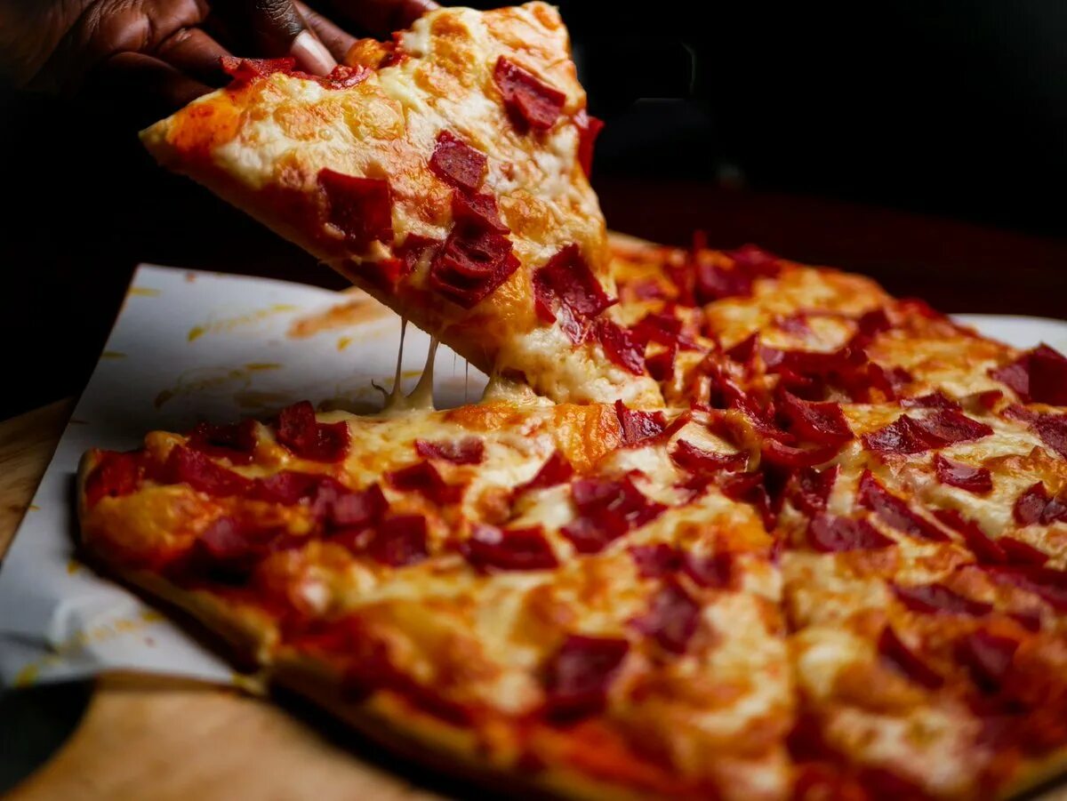 Me pizza. Пицца кекс. Кексы пицца с колбасой и сыром. Пицца на дом Янтарный Калининградская. Пицца крестный отец Петропавловск Камчатский.
