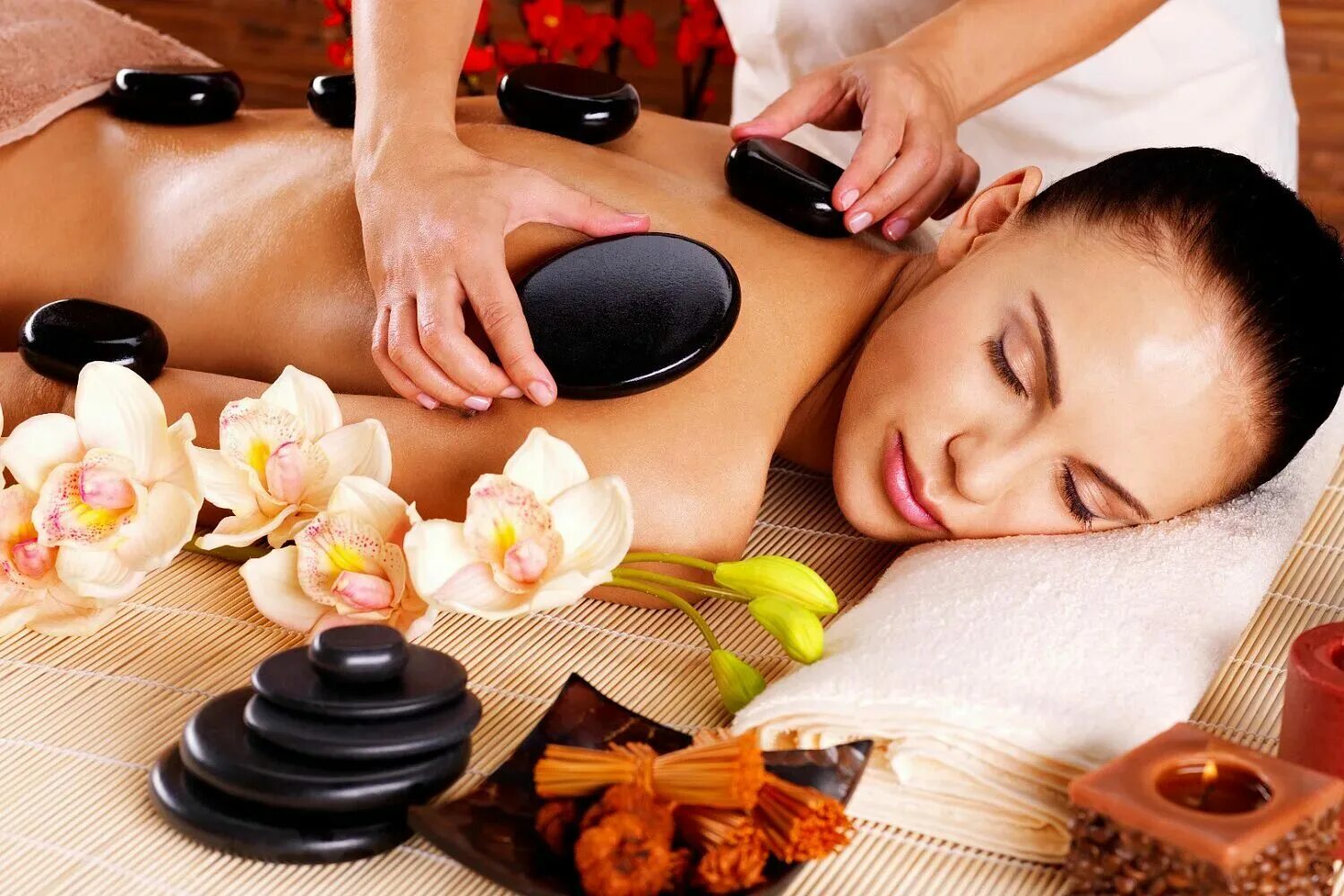 Стоунтерапия спины что это. Стоунтерапия. Что такое спа процедуры. Что такое спа процедуры. Стоун-массаж горячими камнями.