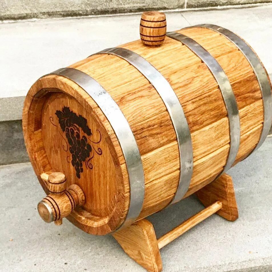 Деревянная бочка. Дубовая бочка 10 л малиновка. Бочка вина. Дубовые бочки для вина. Бочка вина.