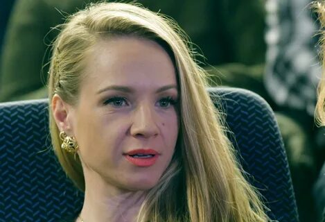 Лора Караджова life.dir.bg