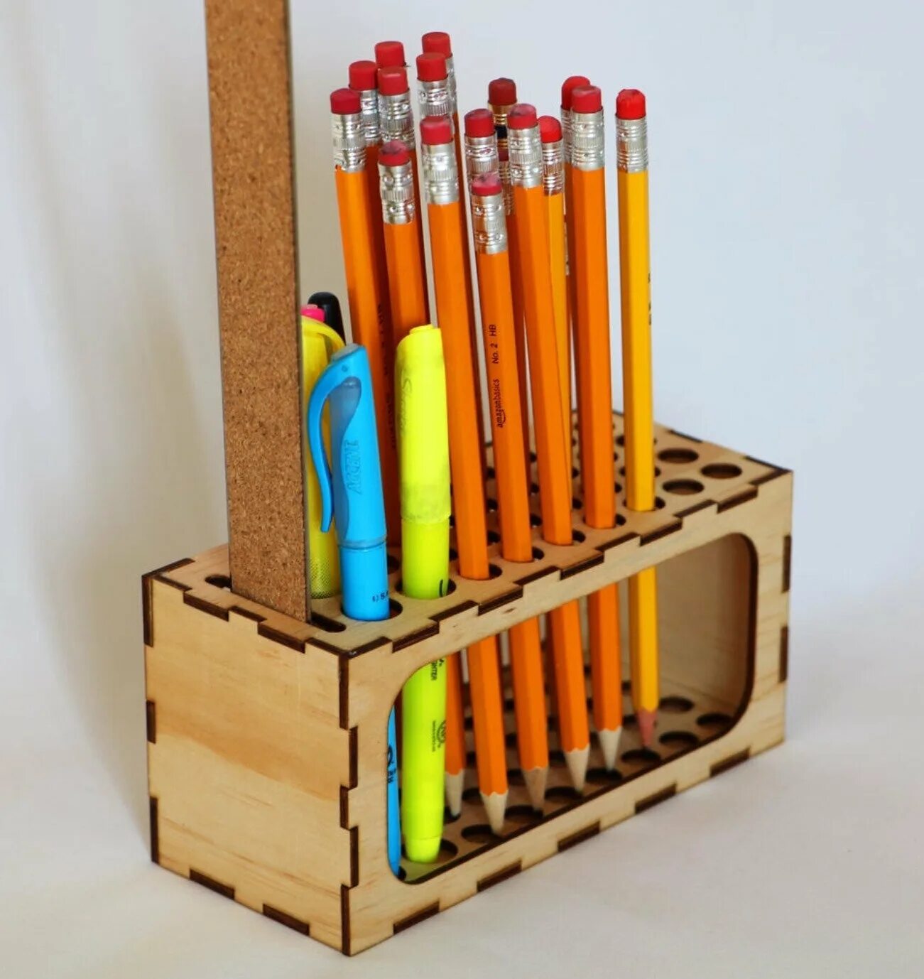 Подставка для канцелярских принадлежностей. Органайзер из дерева. Деревянная подставка для карандашей. Органайзер из дерева. Деревянная подставка для карандашей.