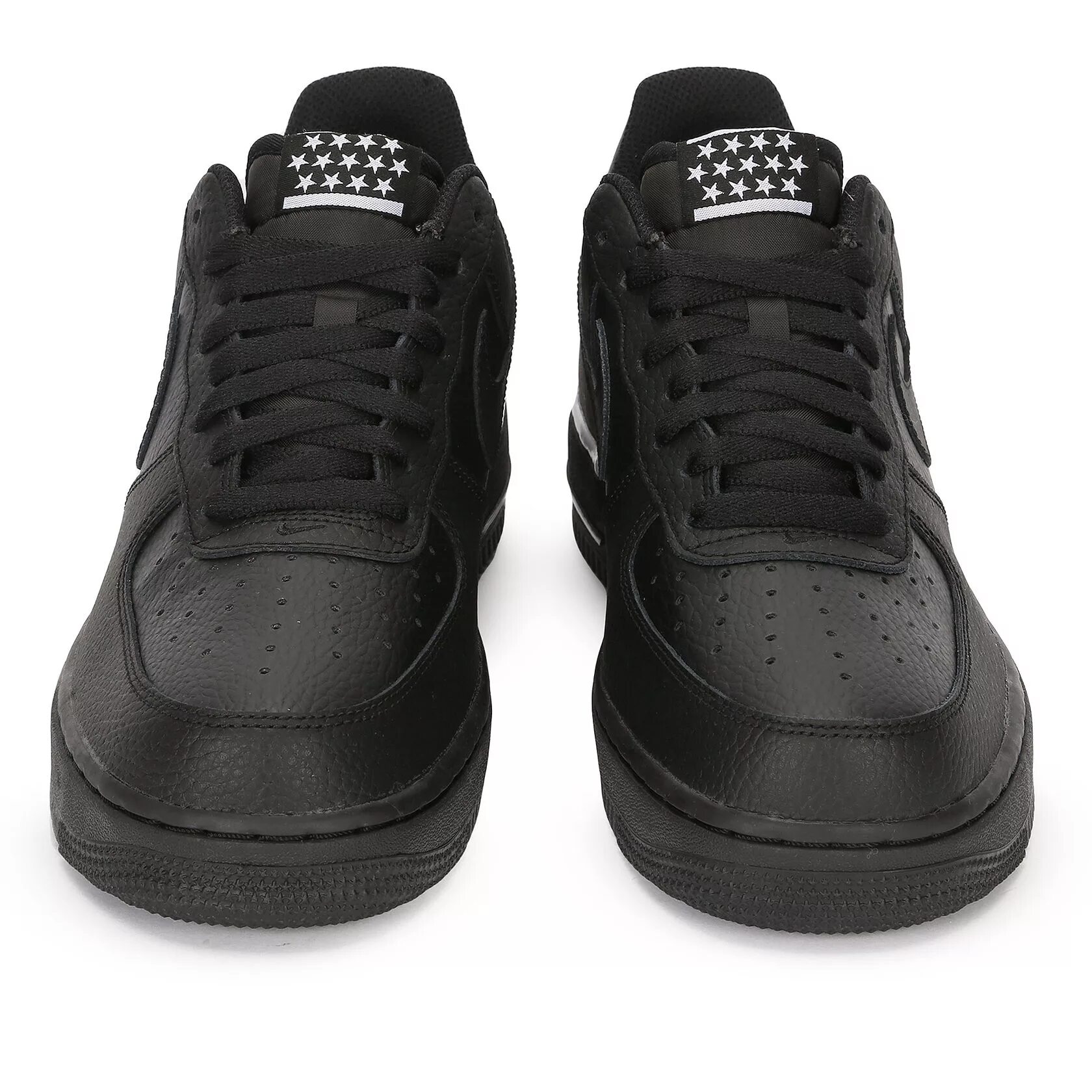 Темные кроссовки. Nike air force анфас. черные кроссовки. кроссовки вид спереди. кроссовки мужские вид спереди.