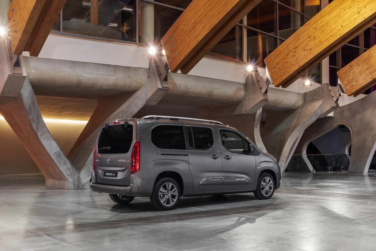 Toyota proace city verso 2021. Toyota proace 2022. Toyota proace city verso. Toyota proace verso 2019. Тойота проайс сити.