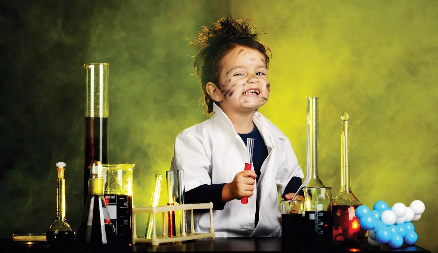 Химический эксперимент. Дети химики. Научные эксперименты для детей. Красивые химические опыты. Сумасшедший профессор.