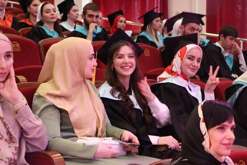 чеченская филармония филармония в грозном. республика маънавият ва маърифат маркази. учитель мусульманин. главный корпус чгу грозный. чеченский государственный университет кадырова.