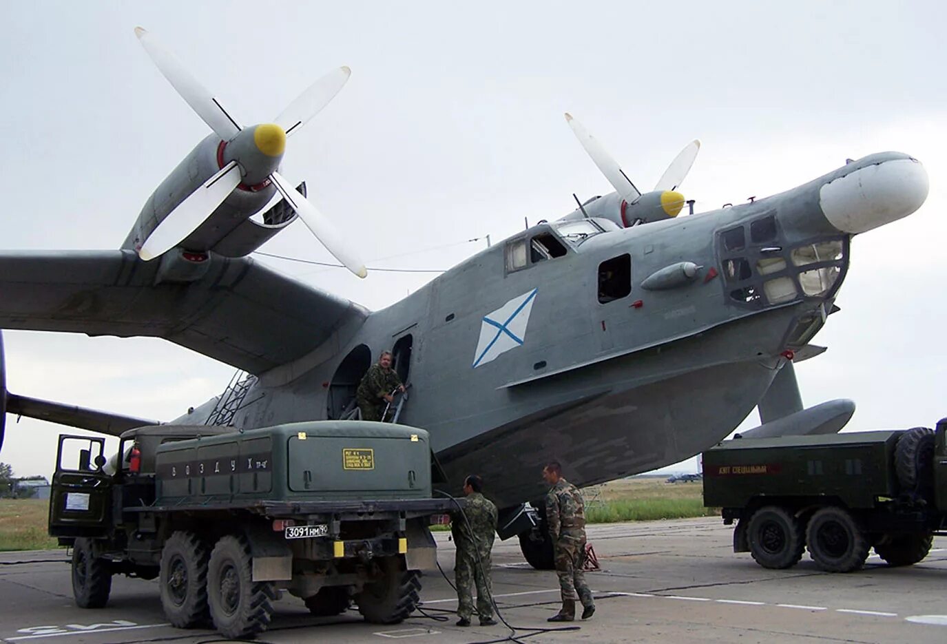бе-12 чайка. самолёт амфибия бе-12. самолёт амфибия бе-12. противолодочный самолет бе-12. бериев бе 12.
