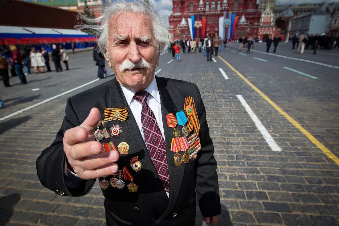О ветеранах. Ветераны Великой Отечественной войны. Красивые ветераны. Ветеран с медалями. 9 мая 2011