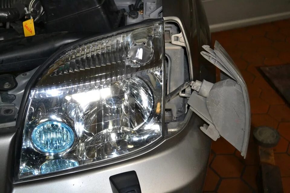 Nissan x trail снять фару. лампочка поворотника ниссан х-трейл т31. Nissan x-trail т 31 снять фару. снятие фары х трейл т31. Nissan x trail снять фару.
