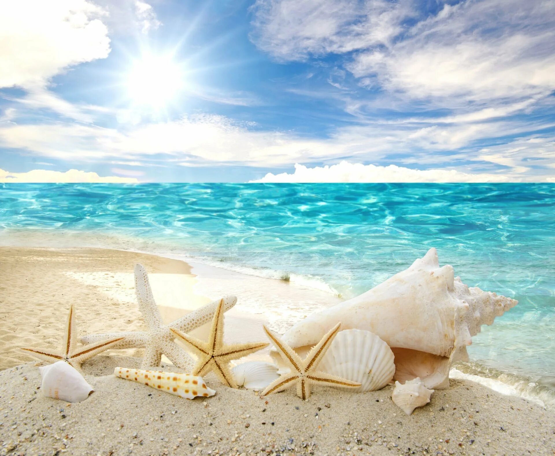 Лето море сайт. Лето море солнце. Море песок. Лето море солнце пляж. Море солнце песок.