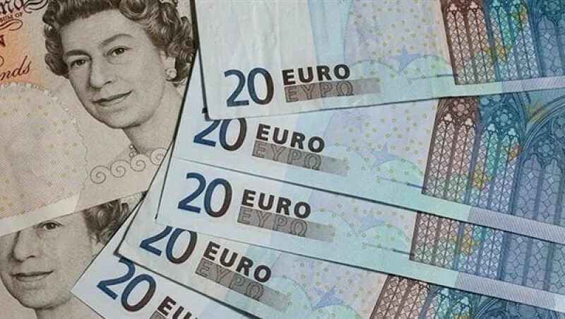Евро по английски. Как светятся 50 евро в ультрафиолете. Евро на английском. 15 евро на английском. Евро распечатать.