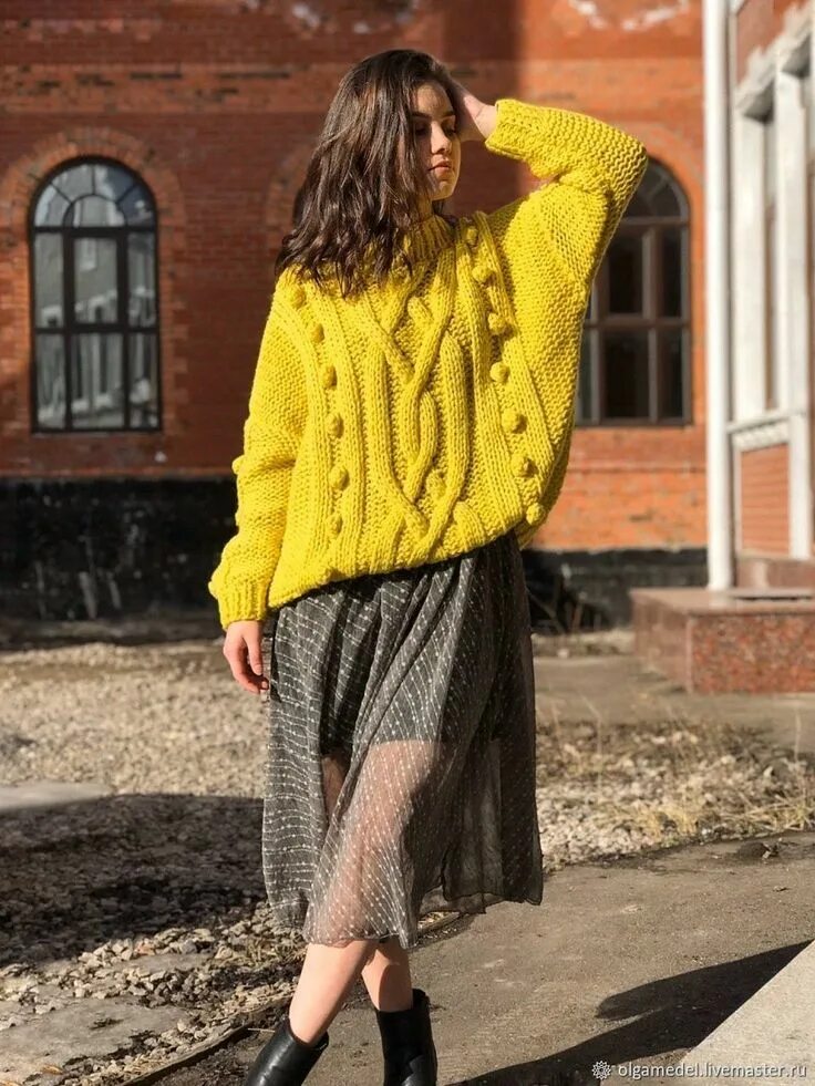 Вязаный оверсайз. Объемные свитера женские. Свитер крупной вязки женский. Вязаный оверсайз. Джемпер оверсайз.