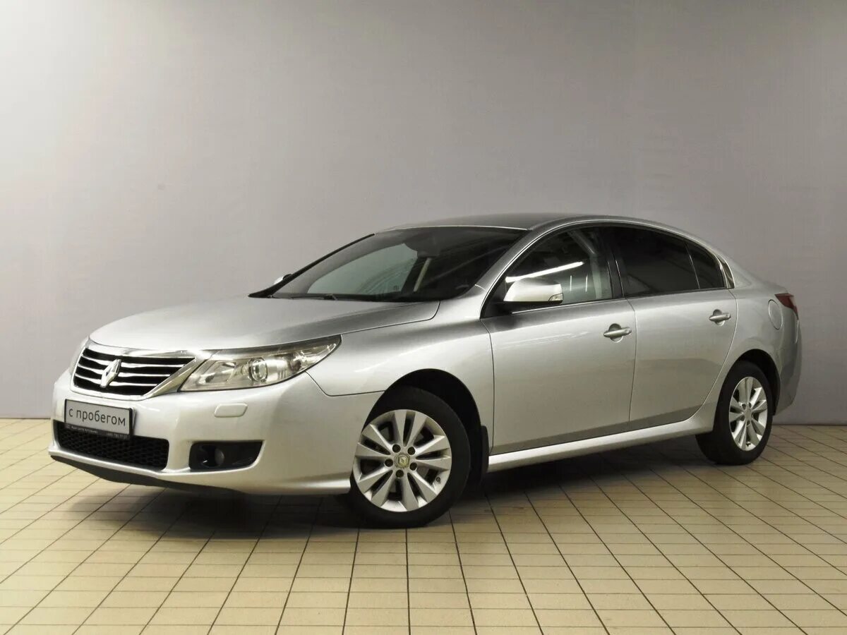 Купить б/у Renault Latitude I 2.0 CVT (139 л.с.) бензин вариатор в Москве: белый