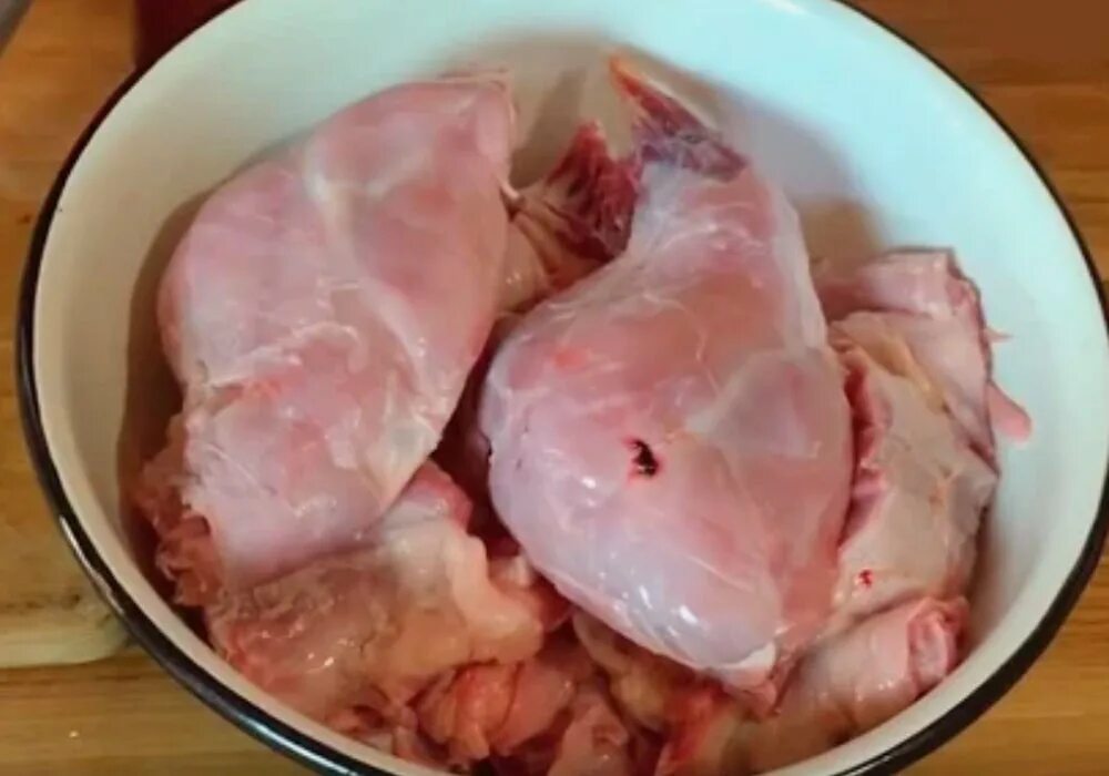 Маринад для кролика в духовке. Мясо кролика приготовленное.