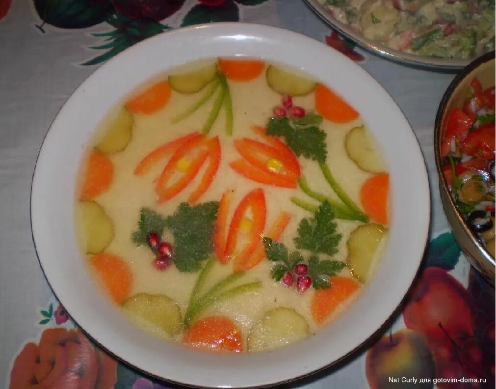 Заливное провансаль из курицы. Мясо провансаль заливное. мясо провансаль заливное из курицы. украшение заливного. украшения из овощей для заливного.