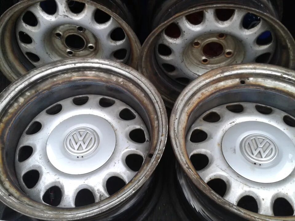 Диски r14 купить б у. Штампы VW Passat r14. VW Passat b3 r15 штампы. VW Passat b3 r16 штампы. Диски r14 VW Passat b3.