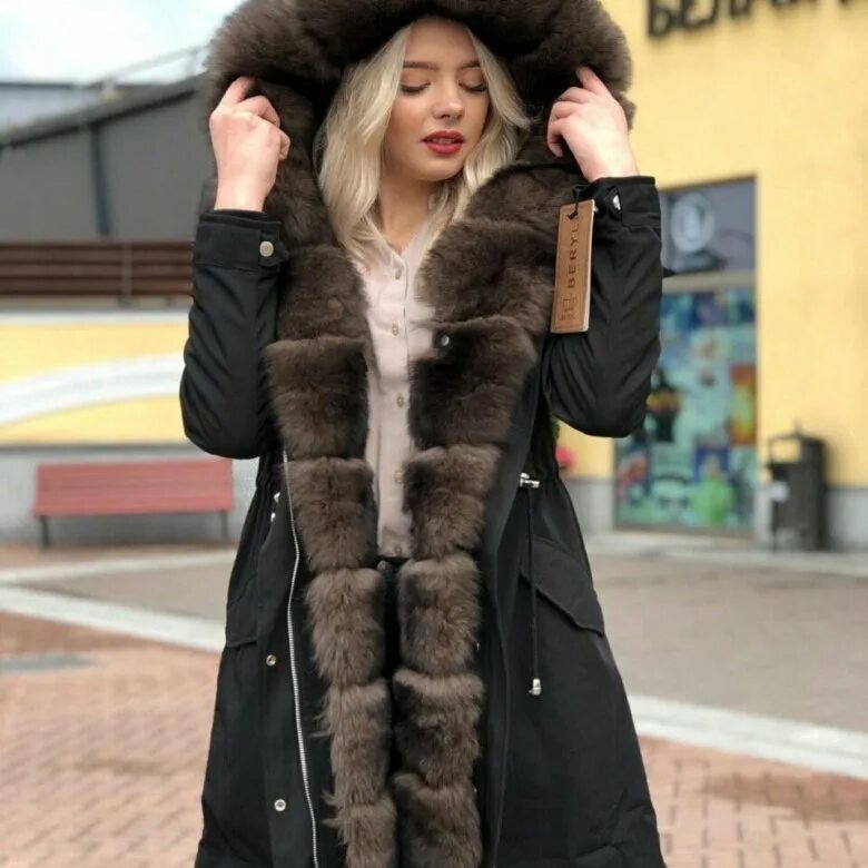 Парки с мехом песца. Парки с мехом песца. Парка бежевая с натуральным мехом. Парка бежевая с натуральным мехом. Премиальный песец что за мех.