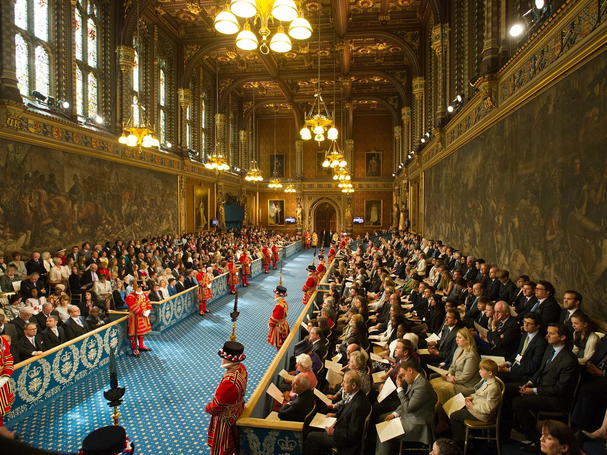 House of lords uk. Вестминстерский дворец Лондон внутри. Вестминстерский дворец палата общин. Парламент Лондон палата лордов. Зал заседаний палаты общин Вестминстерский дворец.