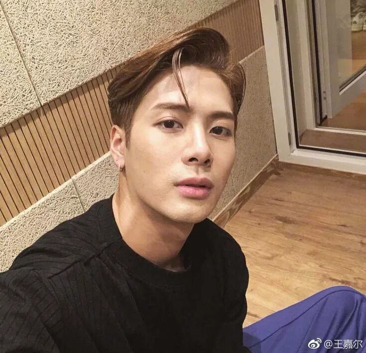 Инстаграм джексона. Инстаграм джексона. Джексон got7 с хвостиком. Jackson wang без макияжа. Инстаграм джексона.
