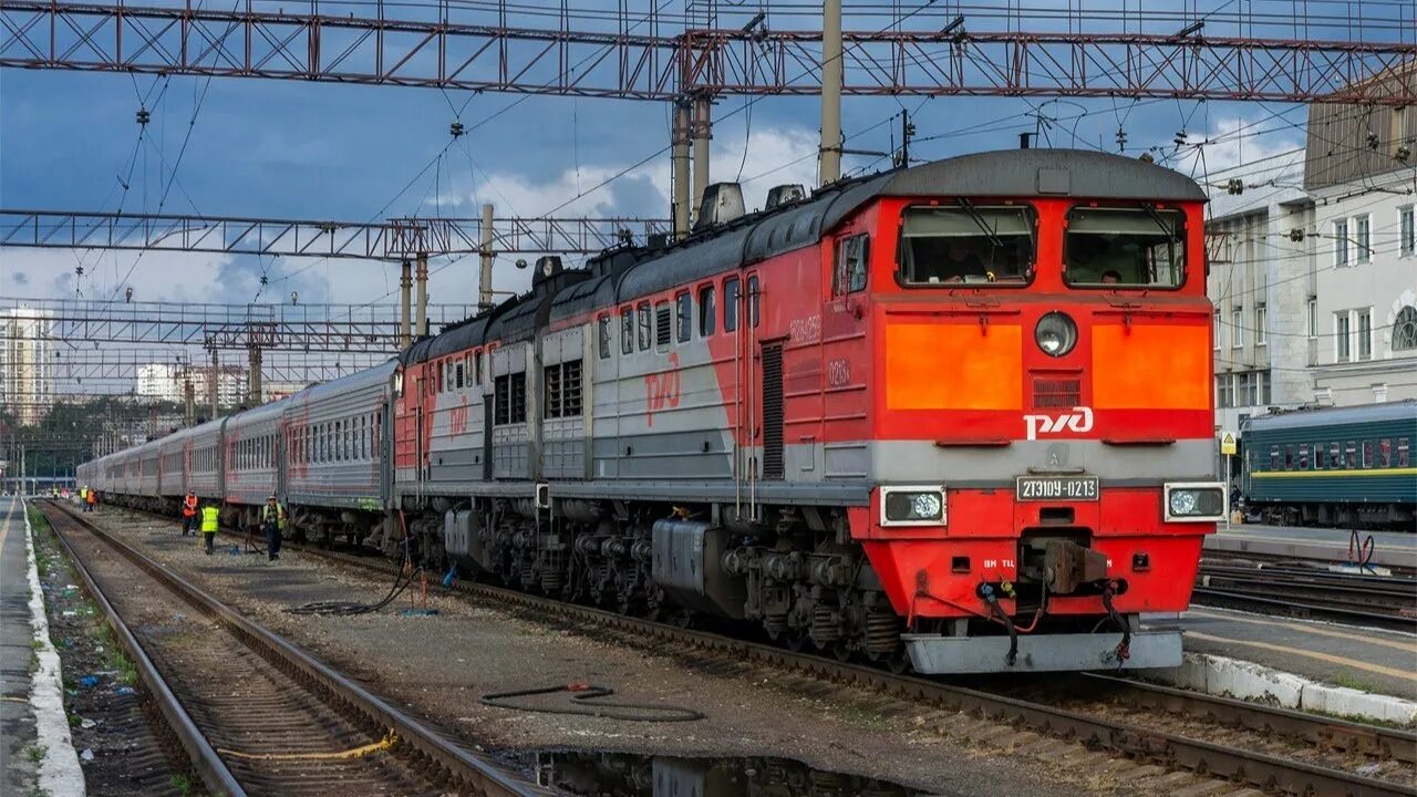 Поезд 213у оренбург. Фпк ржд пястолов. Поезд 213у оренбург. Поезд 213у оренбург. Российские поезда фото.
