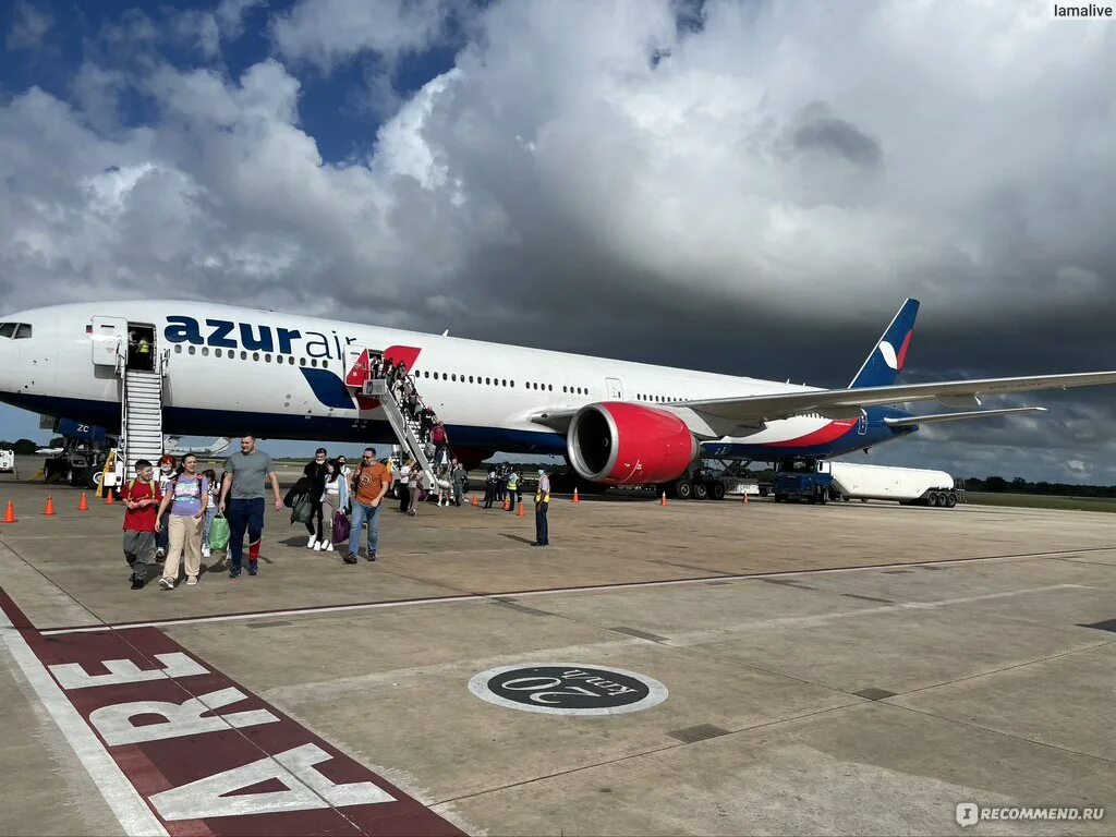 767-300 Azur Air. Авиакомпания Азур Эйр. ZF 851 Azur Air самолет. Азур Эйр Доминикана самолет. Azur air тайланд