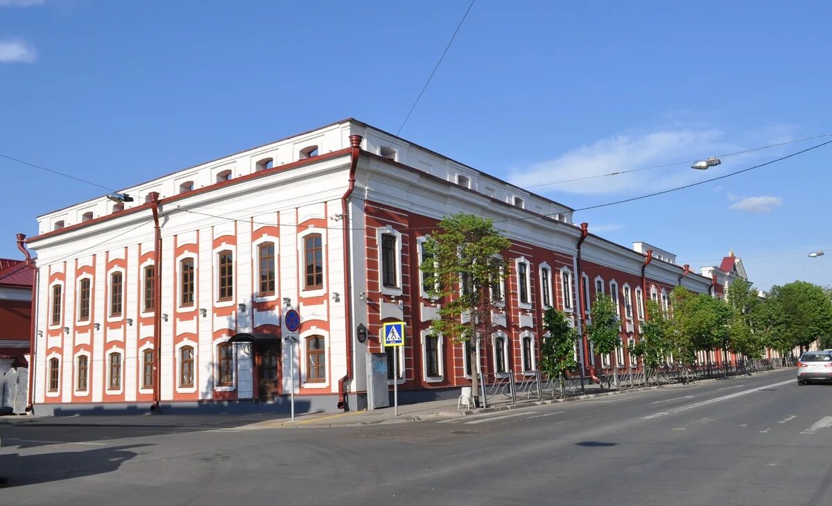 Адмиралтейская 3 корпус 1 казань. Комплекс адмиралтейской конторы казань. Адмиралтейская казань. Казань ул адмиралтейская,петрушкин двор. Адмиралтейская улица (казань).