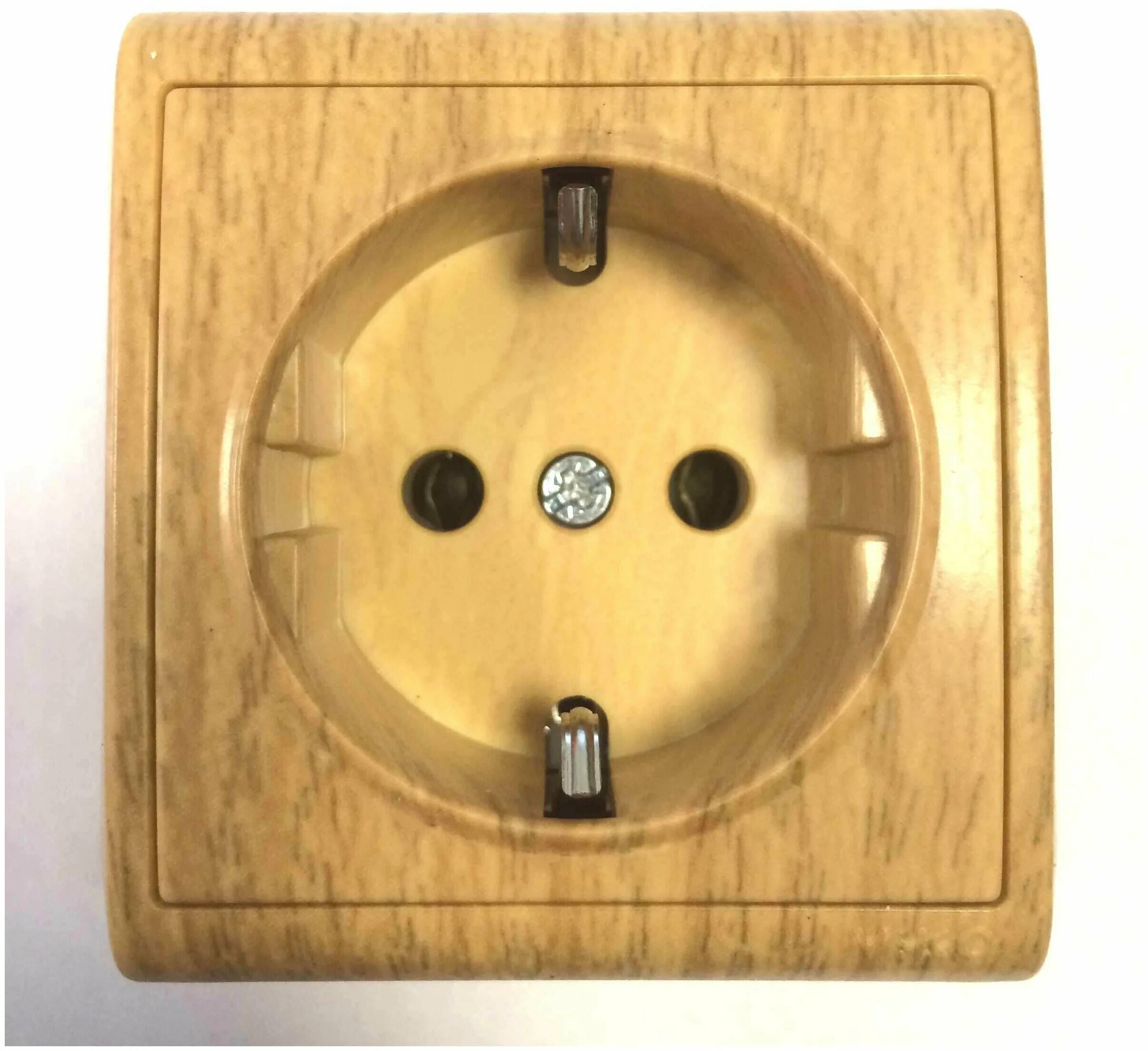 Розетка вико двойная. Tdm розетка 2п+з открытой установки ip20 16а sq1801-0034. Деревянные розетки. Розетки шнайдер w59. Lexman victoria розетка двойная без заземления.