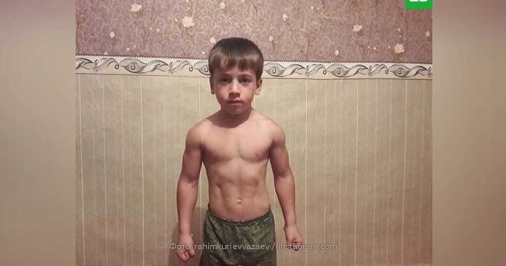 Накаченный чеченский ребенок. Чеченские мальчики. Мальчик отжался 4000. Чеченцы качки. Сколько отжался мальчик