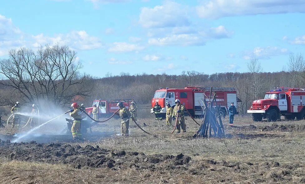 Трактор в реке. Учебная пожарная тревога г нарткала гинекология. Липецкая область тревога. Аэропорт липецк. Гавриловский рэс мрск центра тамбовская область.