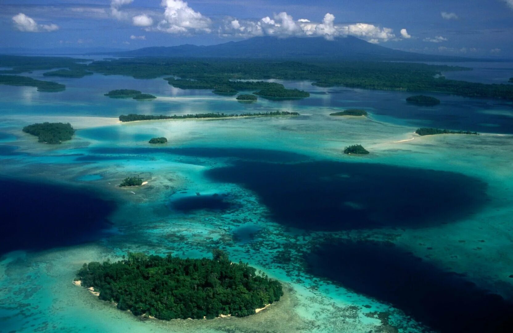 Тихий океан самые крупные острова. Меланезия Соломоновы острова. Остров Нью-Джорджия Соломоновы острова. Океания Меланезия острова. Marovo Lagoon Соломоновы острова.