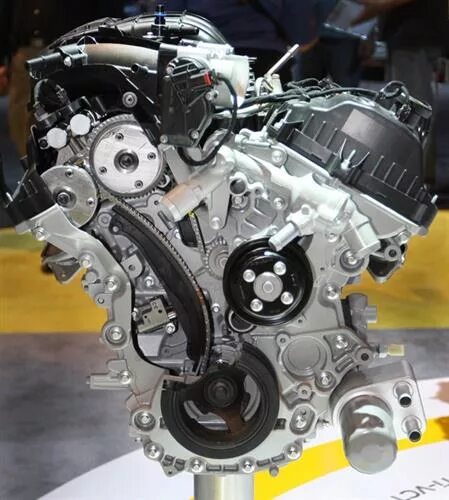 Двигатель Форд 3.7 v6. 3.7L ti-VCT v6. Mustang 2010 v6 engine. 3.5L Cyclone v6 Petrol ti-VCT.
