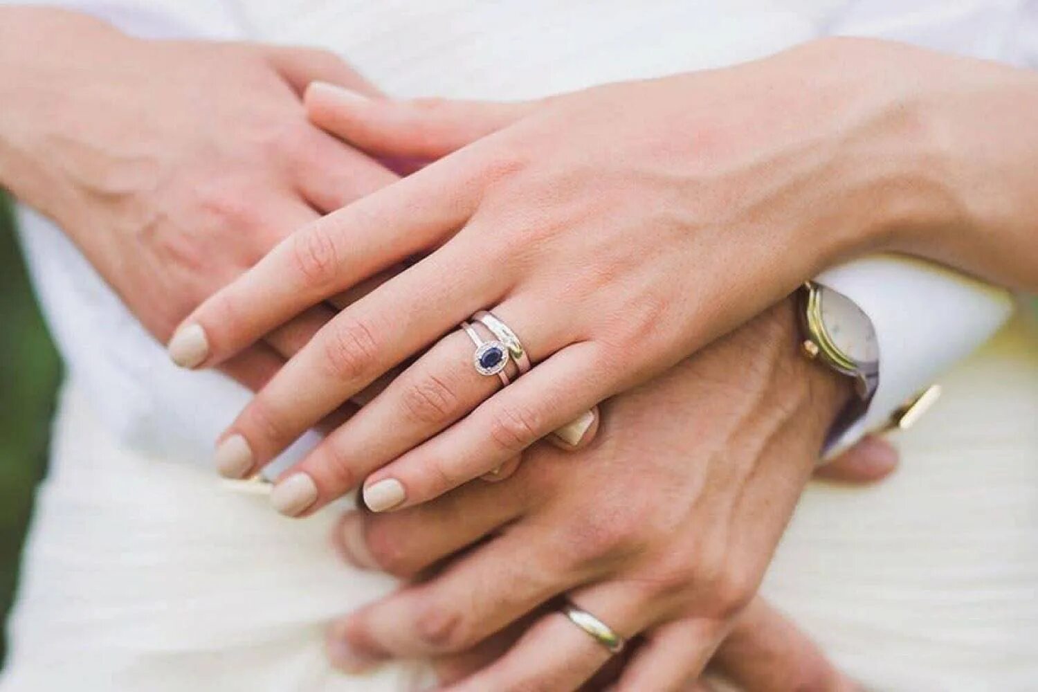 Кольцо замужества. Кольцо для Помолвки. Обручальное кольцо. Кольцо на палец свадьба. Обручальные кольцо до свадьбы.