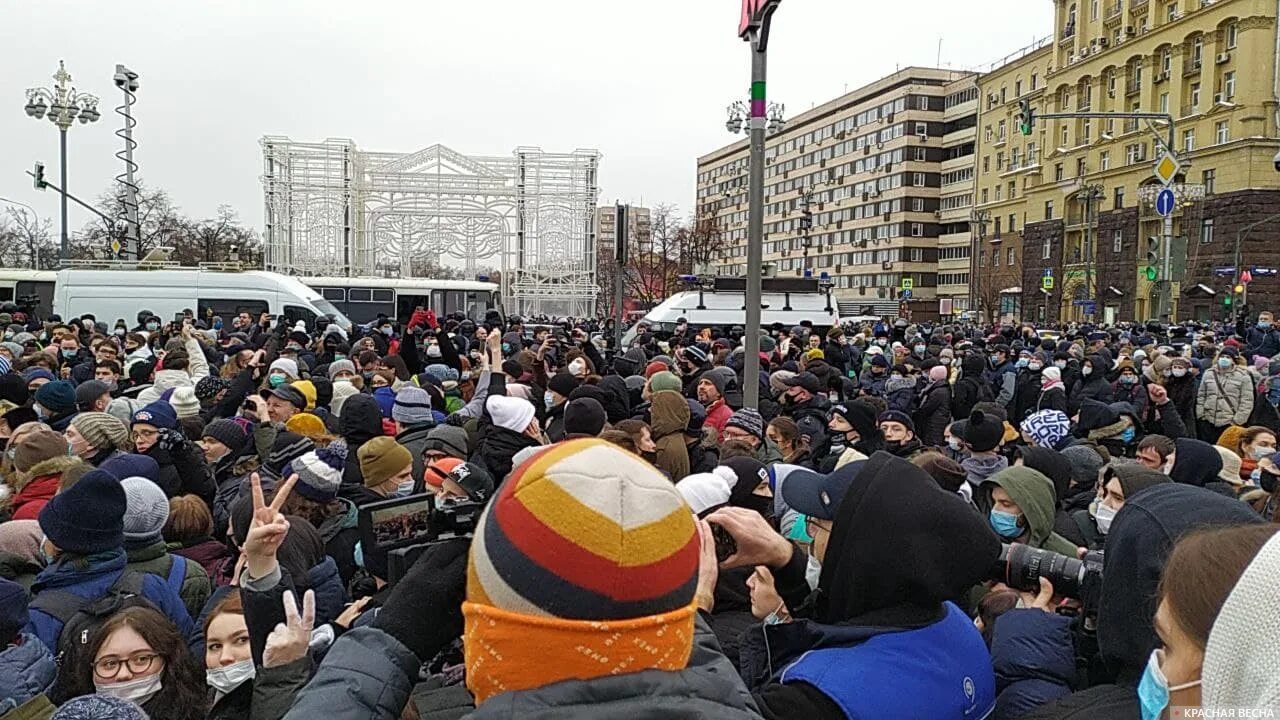 Митинги видео прямая трансляция. Пушкинская площадь митинг 2001. Пушкинская площадь 2023. Митинг в Москве на Пушкинской 15 10 2022. Беспорядки на Пушкинской площади.