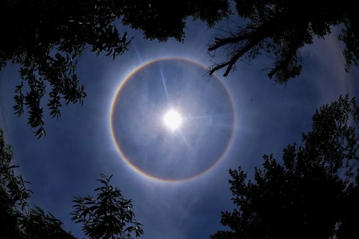 Солнечное затмение (solar eclipse) томат. Как вызвать солнце и луна. Как вызвать солнце и луна. Солнце и луна вместе. Взаимосвязь луны и земли.