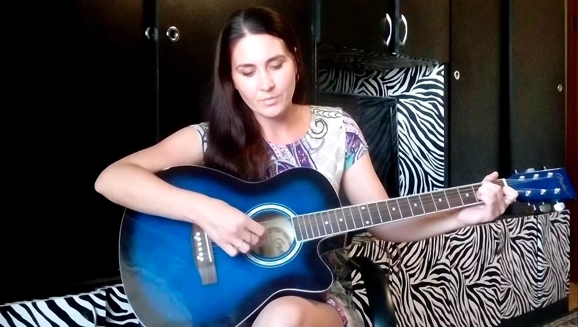 Розетта урсок жила была одна семья. Разета урсок жила-была. Урсок розетта жила была одна. Разета урсок жила-была одна семья альбом. Разета урсок слушать песни.