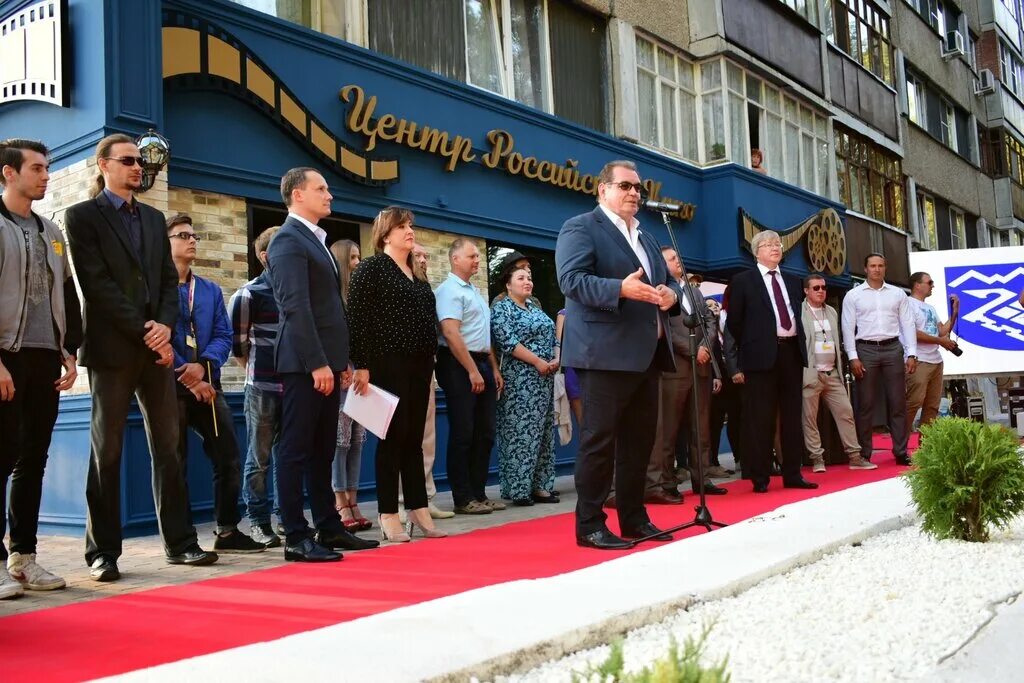 тпо киностудия им м горького. мебель для киностудии. киностудия центр. киностудия валдайский проезд. кинокомпания имени горького.