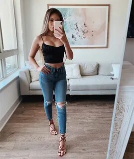 Образ @ viviannn_v из/от 20 Июнь, 2019 | 21 Buttons.