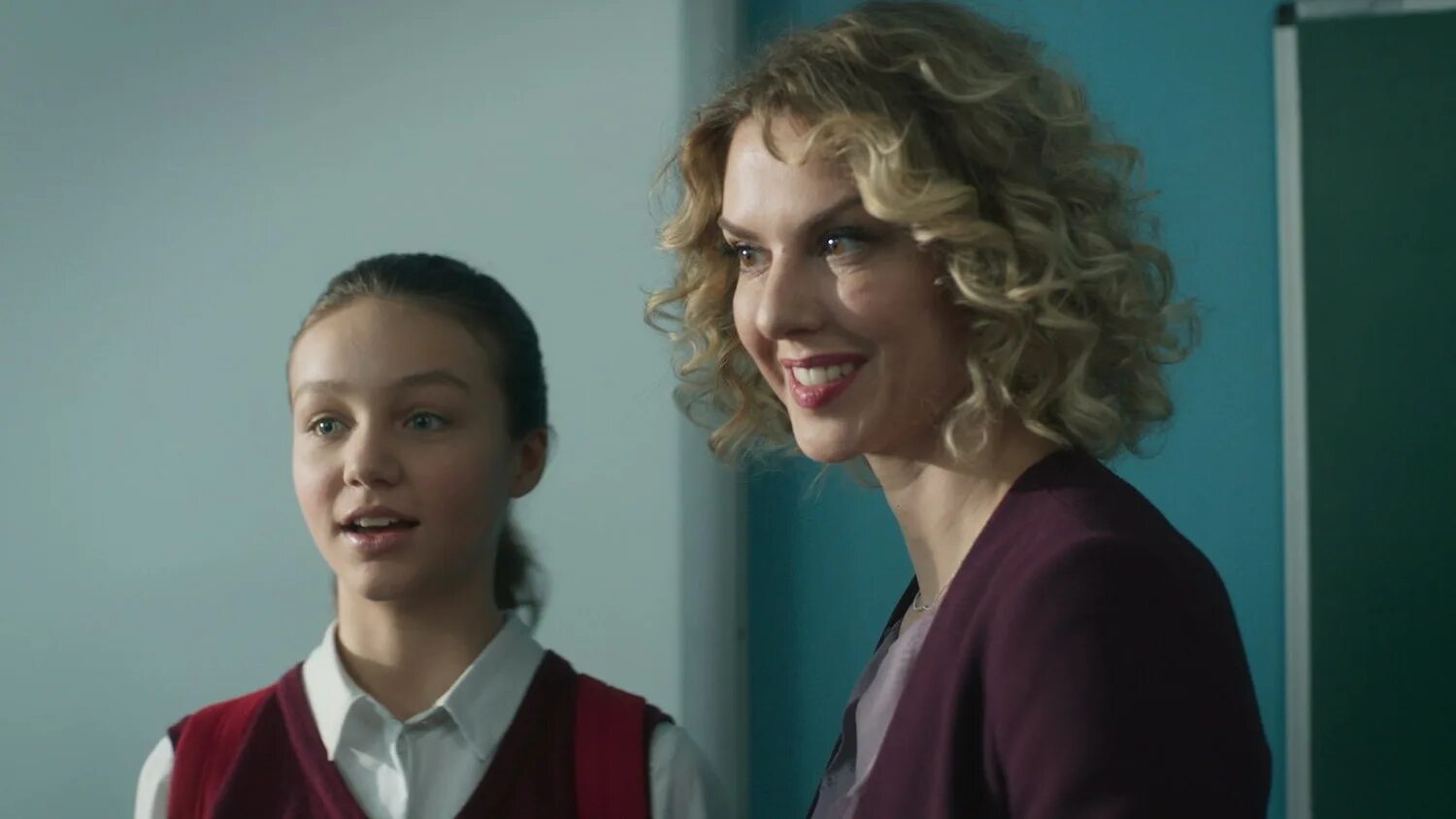 Картинка для сашки. Антон жабин оператор. Александр давыдов и анна колмал. Александр давыдов и анна кошмал. Александр давыдов сашка.