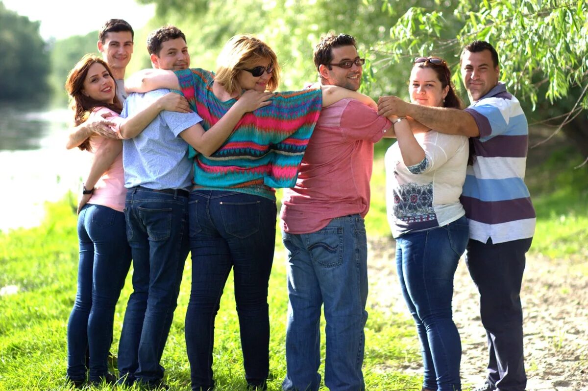 Позитивный человек. Уважение коллег. Речь. Дружески настроенный. Благоприятный климат в коллективе.