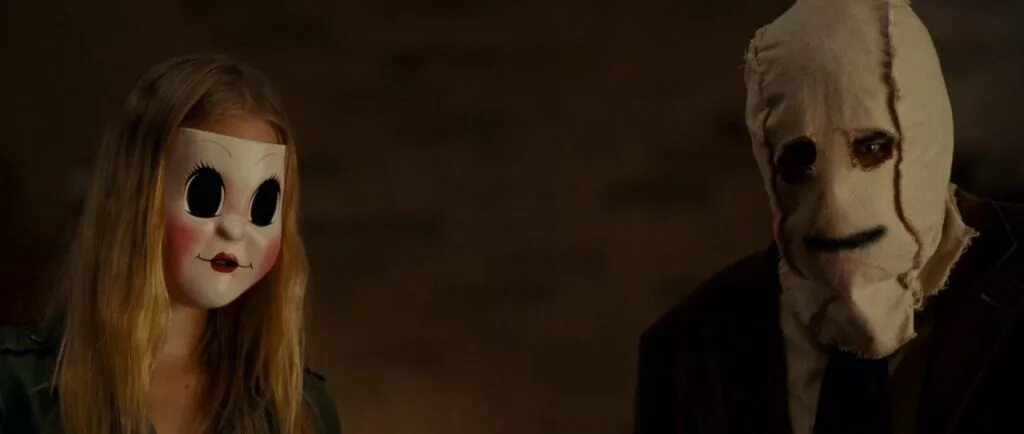 Незнакомцы фильм 2008 убийцы. Незнакомцы фильм 2008. Белые незнакомцы. Кино незнакомцы жестокие игры 2018. Незнакомцы (брайан бертино, 2007).