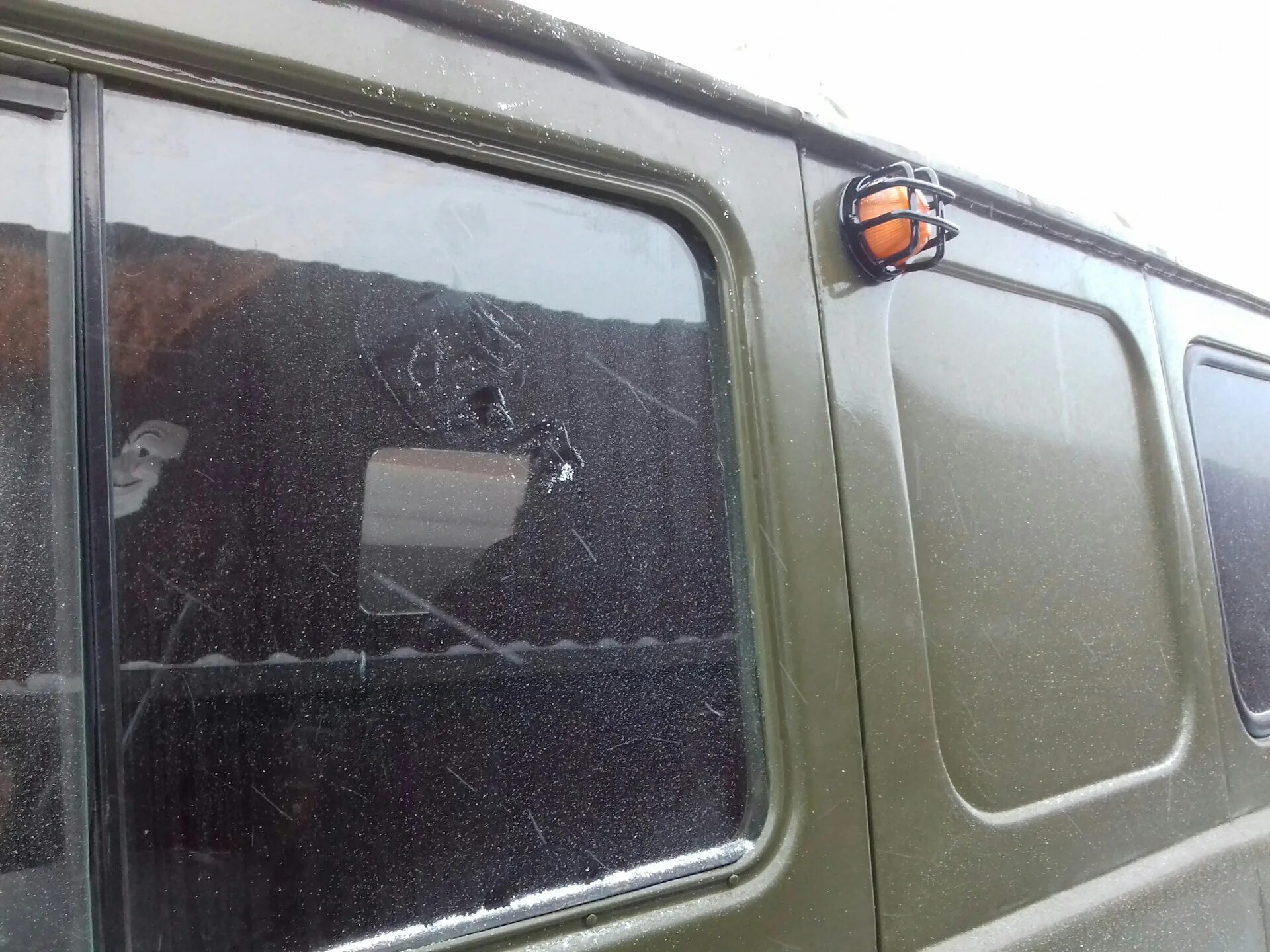 Глухая форточка уаз 452 буханка. Двери уаз 452 задняя без окна. Бархотка уаз буханка. Буханка вставляем стекла. Стекло сдвижное уаз 452.