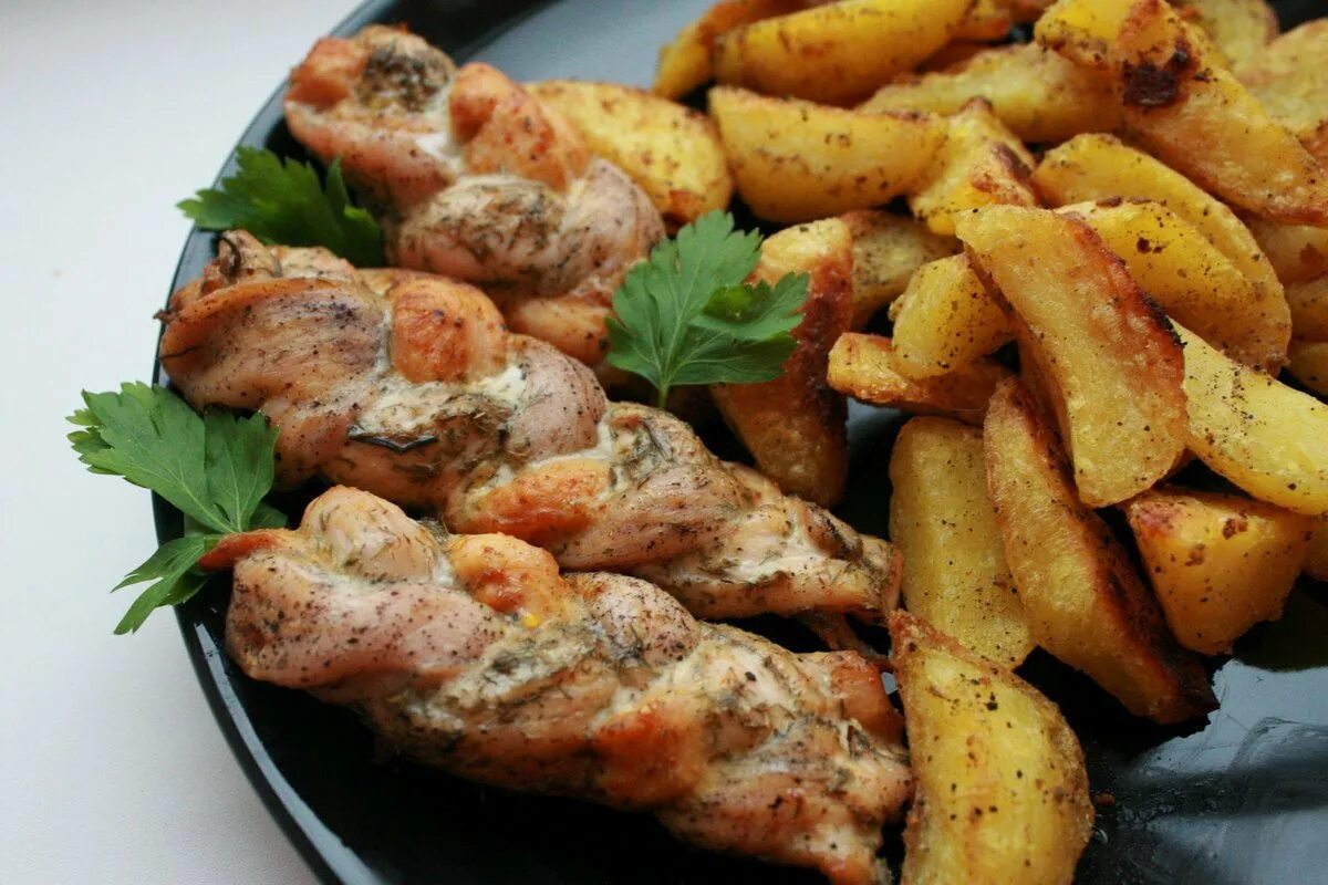 Вкусные рецепты куриная с фото. Вкусные блюда из курицы. Горячие блюда из курицы. Простые блюда из курицы. Горячие праздничные блюда из курицы.