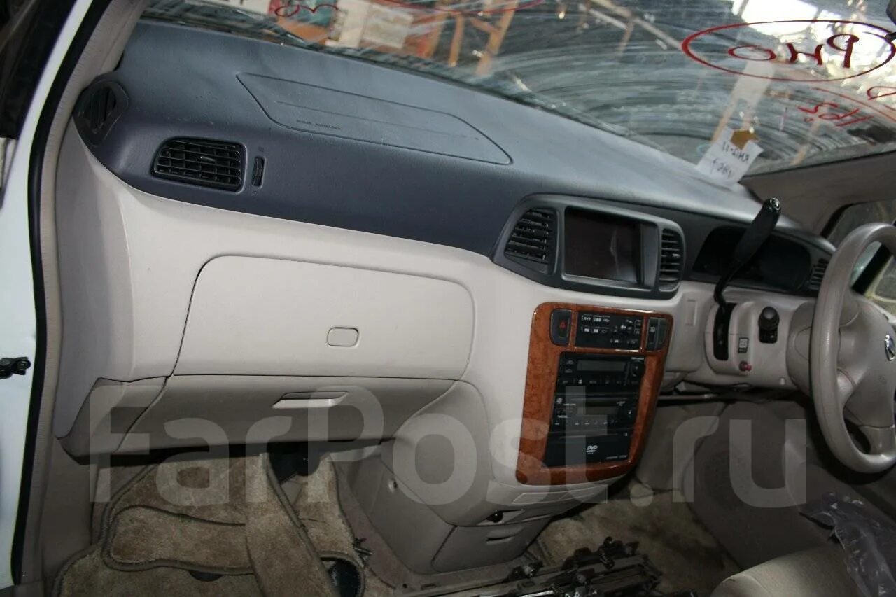 Фото приборной панели ниссан либерти. Nissan liberty rm12 приборная панель. Доска приборов ниссан либерти pm12. Консоль панели ниссан марч. Панель ниссан либерти.