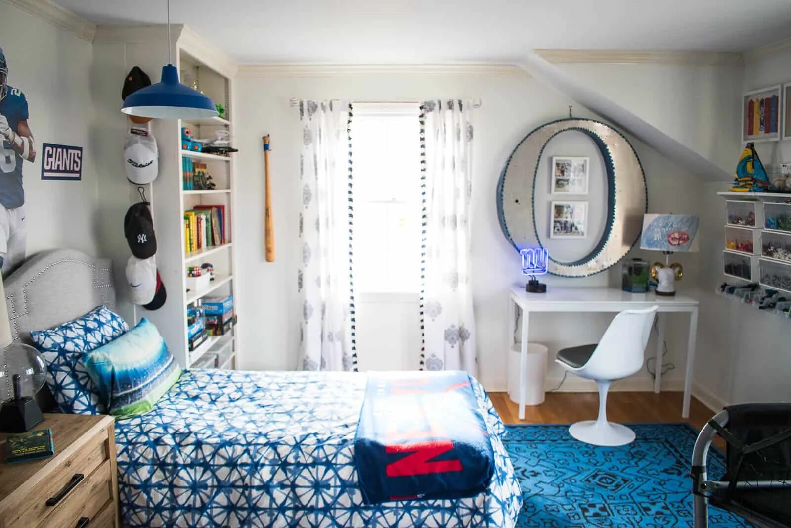Комната для мальчика. Where is the boys room. Cool dorm 2 beds. Bedroom for boys. Boys room wall.