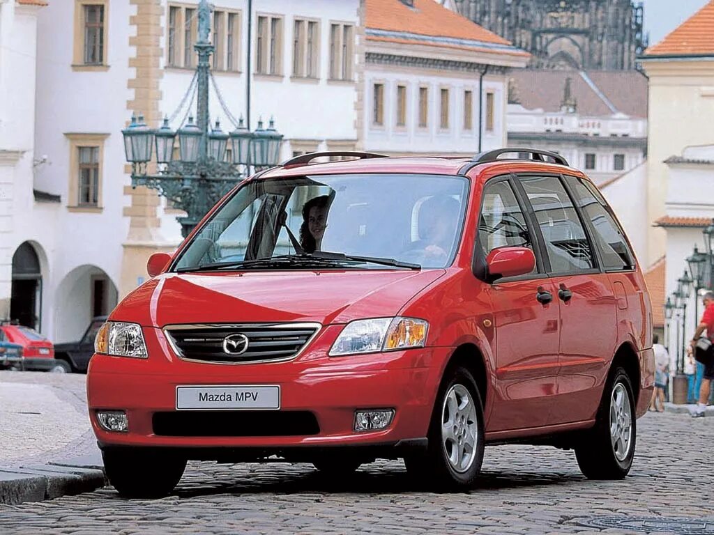 Мазда мпв 4. Машина Mazda MPV. Мазда 111. Мазда МПВ красная. Модельный ряд МПВ Мазда.