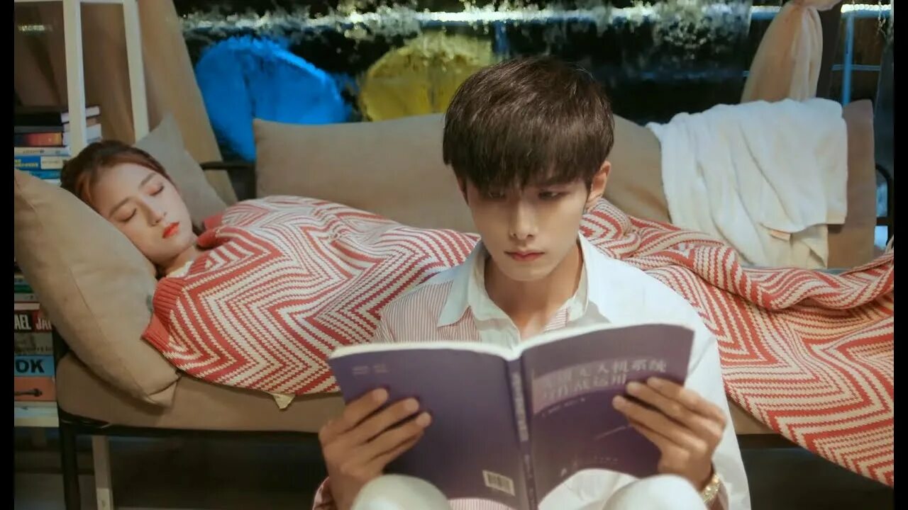 Соседка жила в комнате напротив. Моя милая соседка дорама. Поклонник фильм 2015 дженнифер лопез. Грейс келли окно во двор. Заглядывая в окна домов.