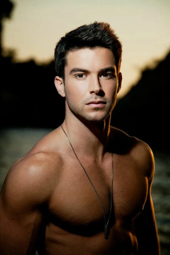 Бернардо веласко. Деннис веласко. Джош хартнетт. Дэнни шварц. Красивые мужчины брюнеты.