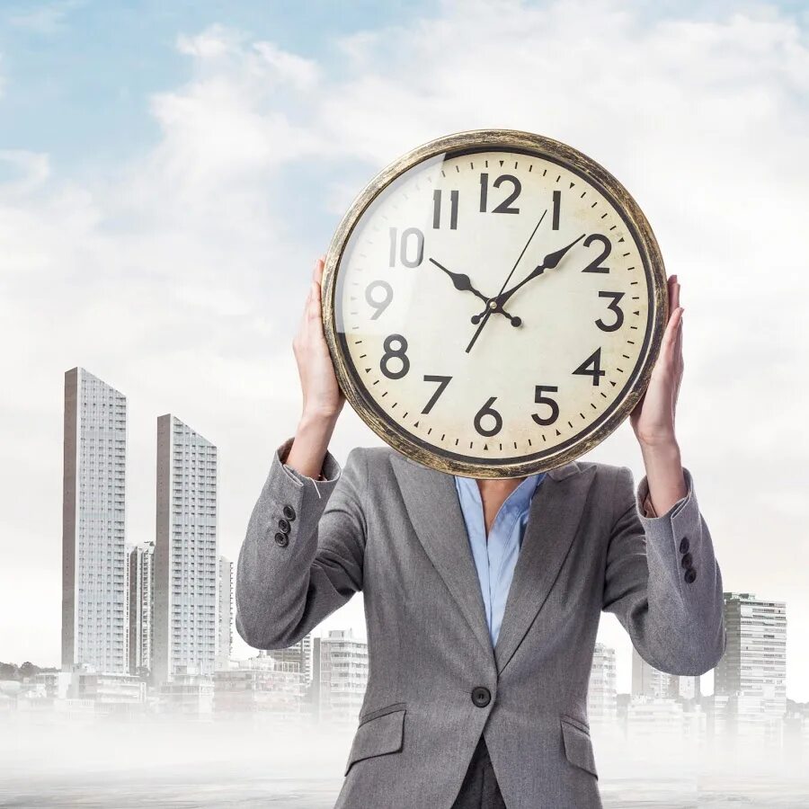 Бизнесмен с часами. Лучшее время для бизнеса. Пунктуальность. Corporative time management. Пунктуальность картинки.