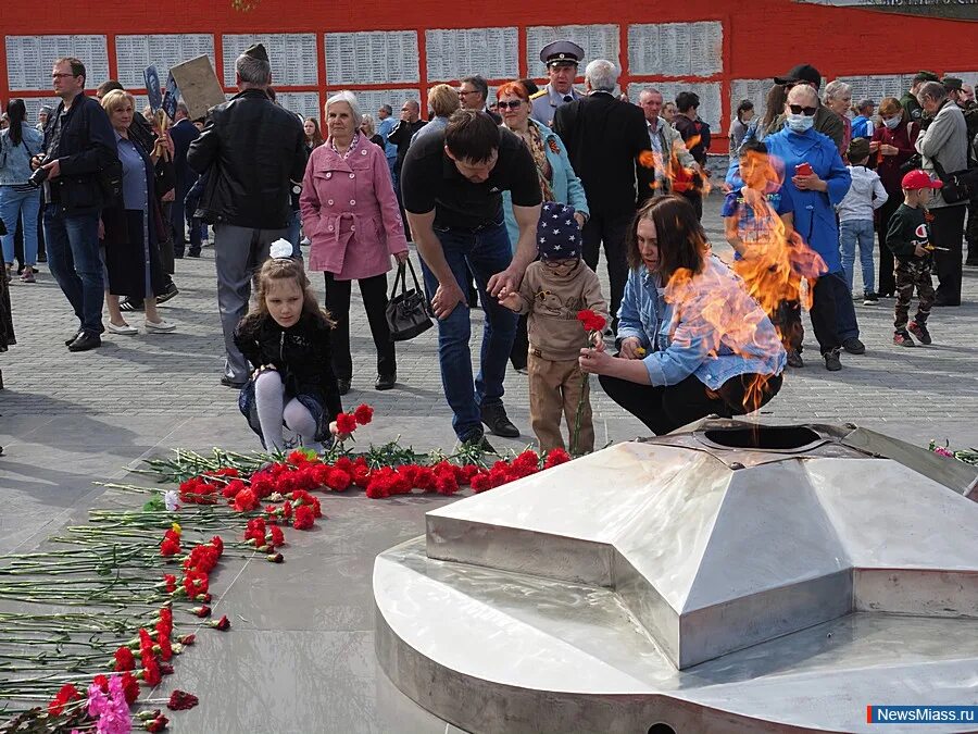 Миасс мемориал прощание. В память Миасс мемориал автозавод прощание. Мемориал Миасс автозавод. Мемориал город Миасс. Память миасс вк